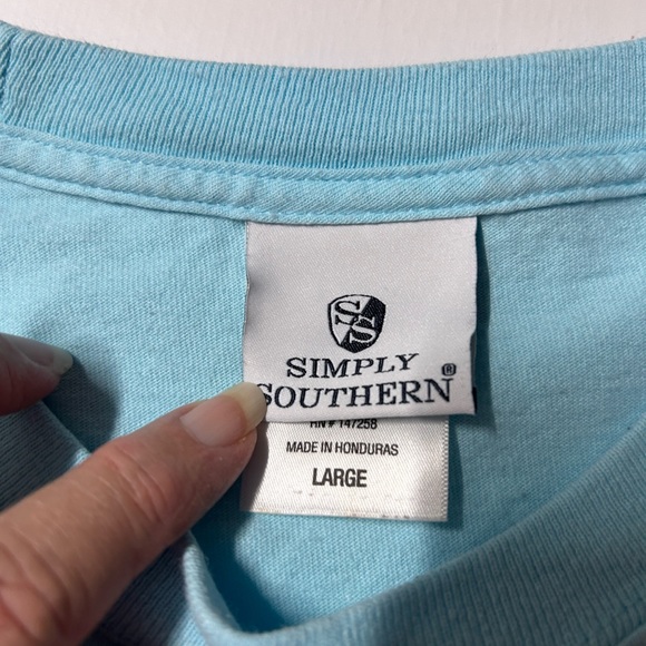 Simply southern size L long sleeve T-shirt, with scream,print on back and arm - Picture 6 of 13